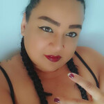 Gordita veterana latina bien y