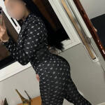NOVEDAD EN REUS CENTRO VICKY MORENA TATUADA GUAPISIMA ESPECTACULAR SOLITA EN MI APARTAMENTO REUS CENTRO