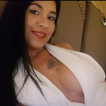 JOVENCITA LATINA CON EN LA MIRADA – SOFÍA