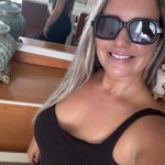 Rubia elegante alta disponíble 24 7 piso privado