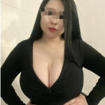 Calida chica latina de curvas