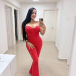 Linda latina extrovertida