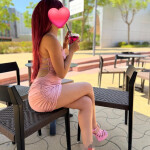 Chica busca al quedar para gastos