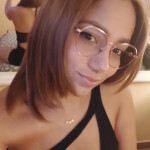 Novedad MÍA - Hola me llamo. MÍA. Soy venezolana latina me gusta salir conocer viajar realizo domici