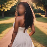 Morena Encantadora - Hola mis amores soy Mia una chica de 22 años cariñosa y muy extrovertida quiero