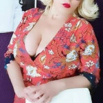 Romina italiana con ganas de pasar rico momentos únicos