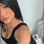 ABRIL - Hola soy Abril tengo 19 años y soy de Venezuela. Estoy aquí para ofrecerte momentos llenos d