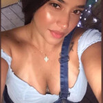 Sola en casa disponible y con estilo propio – Let s chat