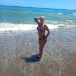 Blonde tall and pretty. Big woman I'm going to . hotel or residence