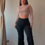 Morena elegante compañía de lujo