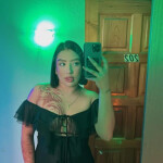 Chica colombiana divertida para la mejor compañía