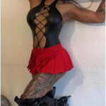 COLOMBIANA MASAJISTA Y A 2 MANOS