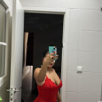 Latina guapa en tu pueblo