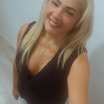 Rubia - Hola soy carolina Una madurita muy extrovertida simpática con un muy buen carisma amable Si 