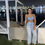 Latina y extrovertida