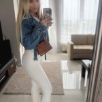 MASAJE SOY UNA EUROPEA AMABLE Y DIVERTIDA EN LA PINEDA SALOU CHLOE