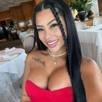 Angela - Hello my name is Angela a perfect well-built woman with black hair long brown eyes and a tr