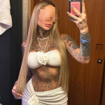 Laura - Colombiana Brindo experiencias únicas y de calidad. Mi principal objetivo es hacer que te si